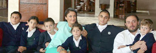 ლევან ვასაძის შვილს ნათლიის გაპრეზიდენტებას ულოცავენ Rating